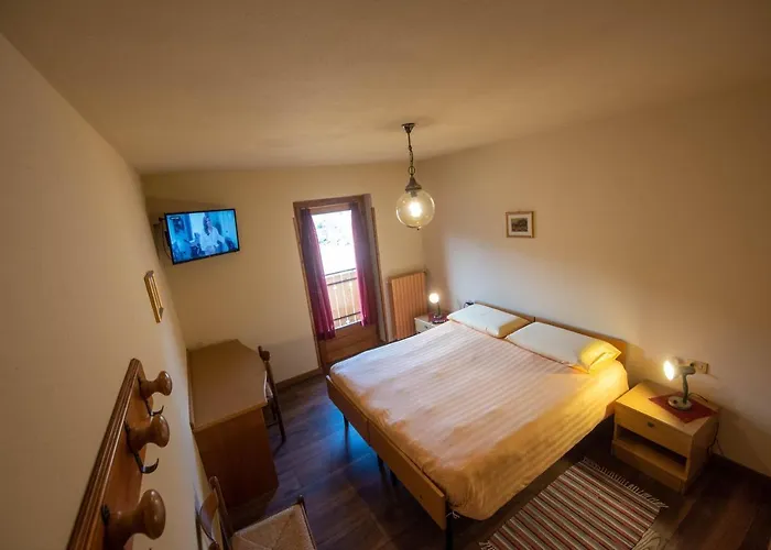 Eira Hotell 2*